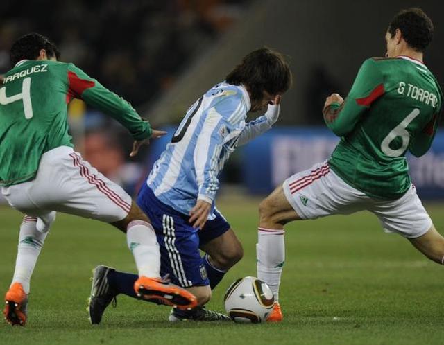 包含焦点大战：足球上演巅峰碰撞的词条