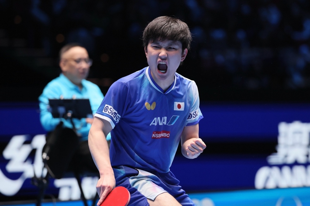 法国队鏖战日本队,张本智和关键制胜 法国队鏖战日本队,张本智和关键制胜