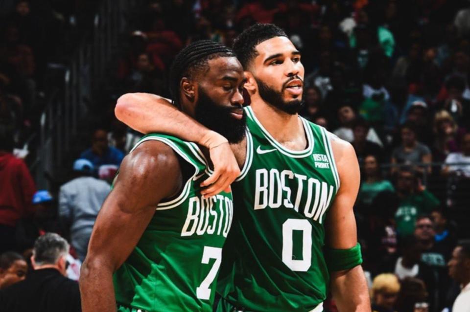 凯尔特人逆转天津队，福克斯统治全场