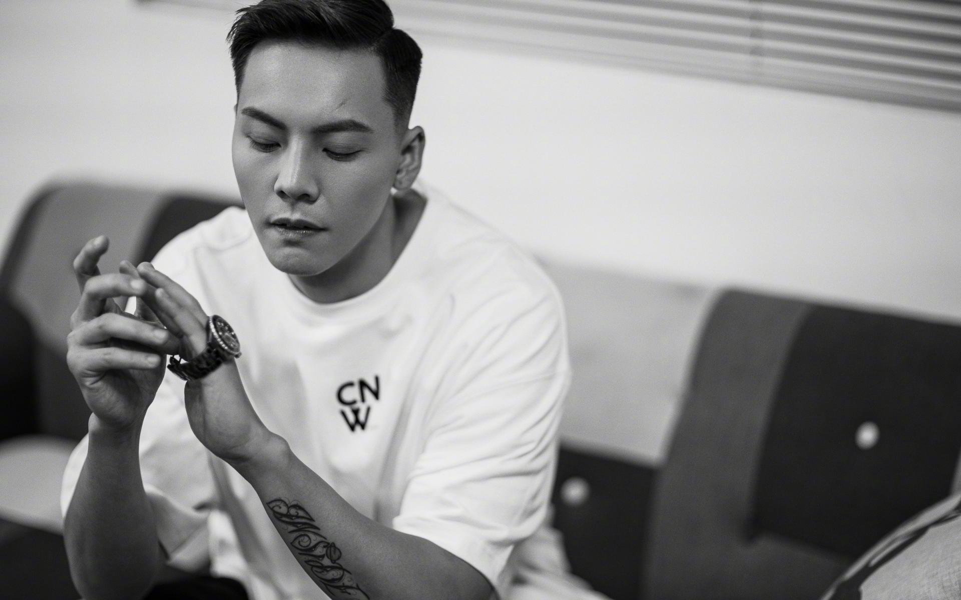 当丹佛高原的风吹过珠江，约基奇爆发助步行者生死战险胜广东