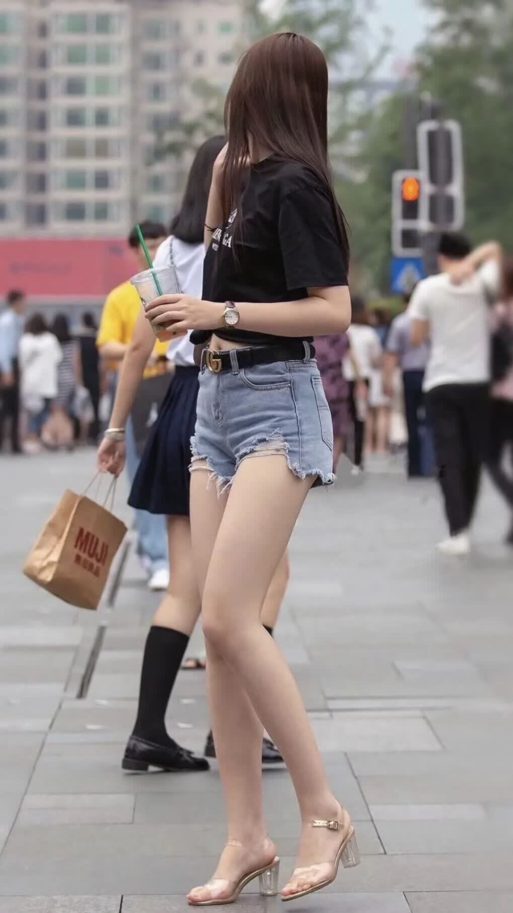 蓝黄风暴中的孤星，2026世界杯A组焦点战，京多安与罗马尼亚的完美交响
